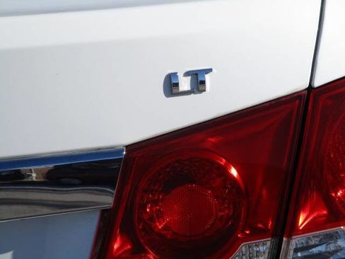 Used 2014 Chevrolet Cruze LT image 9