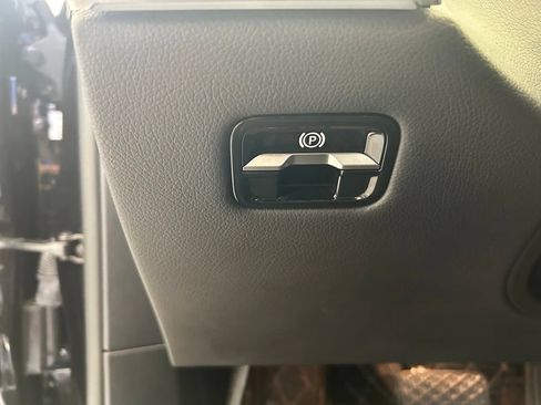 Used 2022 Mercedes-Benz S 580 4MATIC Sedan w/ Rear Seat Package image 46
