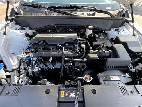 New 2026 Hyundai Kona SE image 12