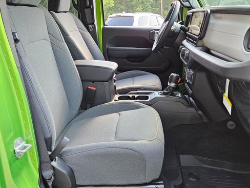 New 2025 Jeep Gladiator Sport image 16