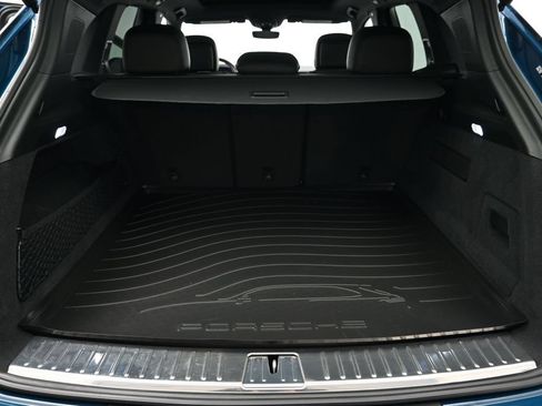 Certified 2026 Porsche Cayenne AWD/4WD image 31