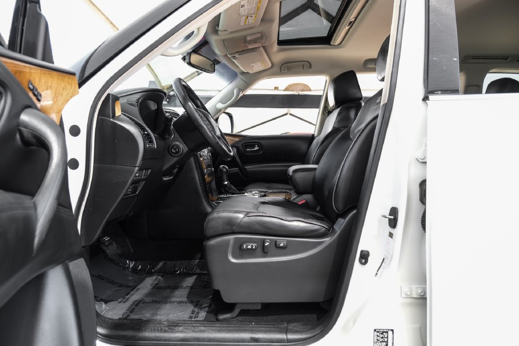 Used 2014 INFINITI QX80 2WD w/ Theater Package image 3