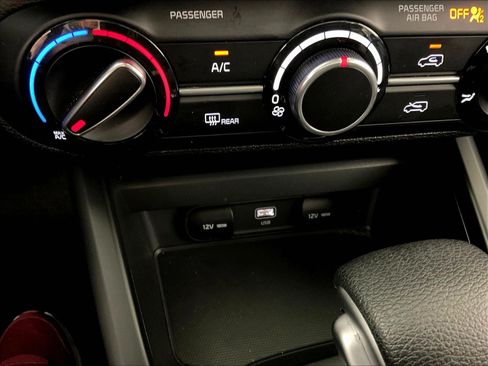 Used 2023 Kia Soul LX FWD image 15