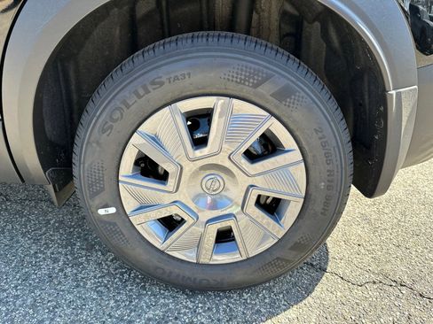 New 2026 Nissan Kicks S FWD image 17