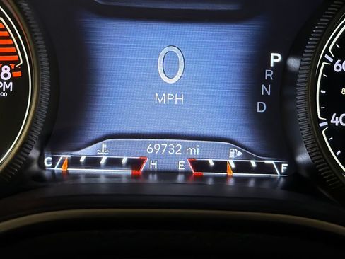 Used 2019 Jeep Cherokee Limited AWD/4WD image 10