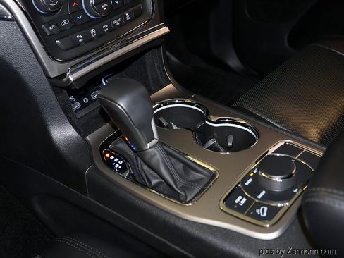 Used 2018 Jeep Grand Cherokee Limited w/ Luxury Group II AWD/4WD image 25