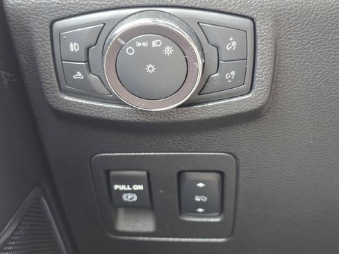 Used 2019 Ford F150 Lariat w/ Equipment Group 502A Luxury AWD/4WD image 10