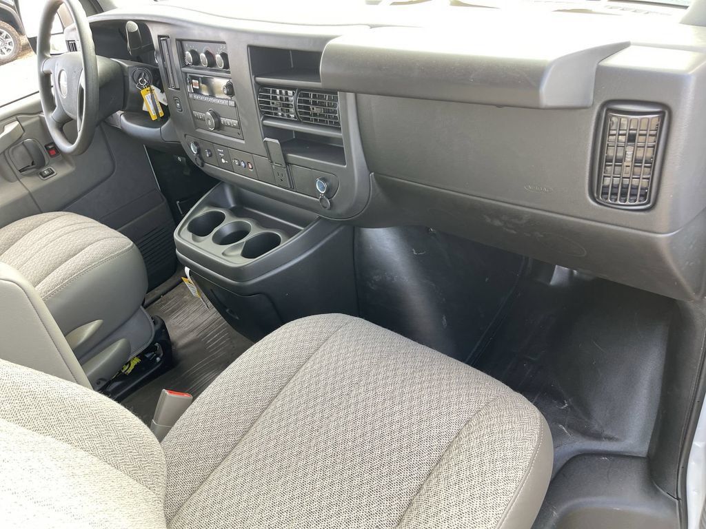 New 2025 GMC Savana 2500 Extended w/ Driver Convenience Package RWD image 29