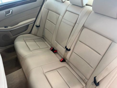 Used 2014 Mercedes-Benz E 350 4MATIC Sedan image 36