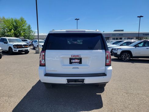 Used 2017 GMC Yukon SLT AWD/4WD image 4