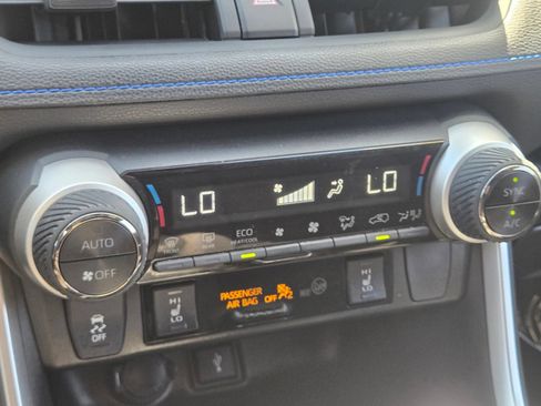 Used 2022 Toyota RAV4 SE w/ Convenience Package AWD/4WD image 23