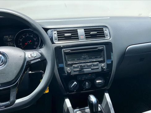 Used 2015 Volkswagen Jetta TDI S FWD image 15