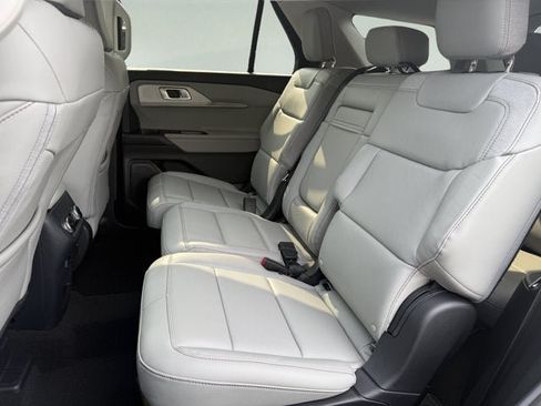 New 2026 Ford Explorer Active w/ Active Comfort Package AWD/4WD image 10