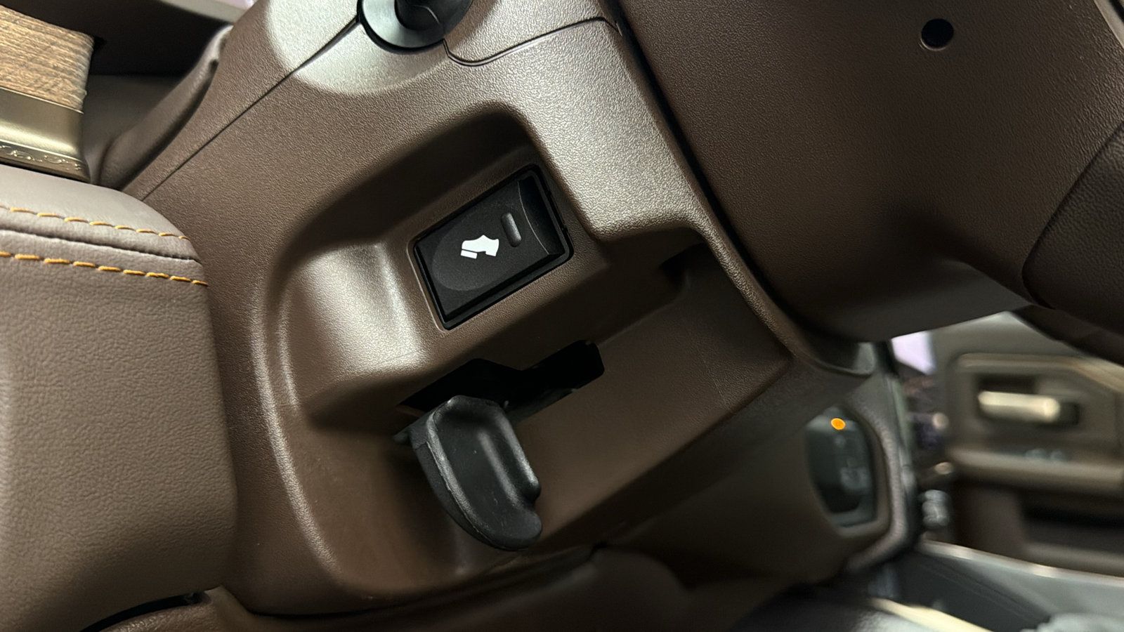 Used 2025 RAM 2500 Limited AWD/4WD image 31