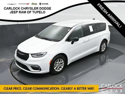 Used 2025 Chrysler Pacifica Select FWD image 52