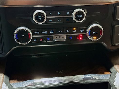 Used 2023 Ford F350 King Ranch w/ FX4 Off-Road Package image 15