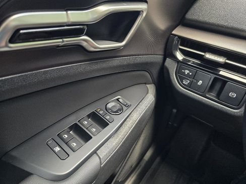 New 2026 Kia Sportage EX FWD image 12