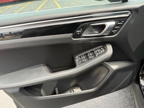 Used 2016 Porsche Macan S AWD/4WD image 17