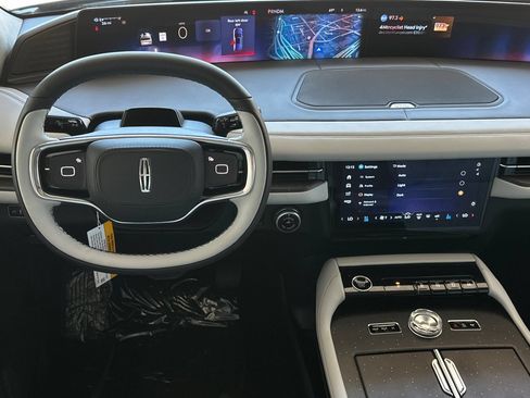 New 2026 Lincoln Navigator Black Label AWD/4WD image 13