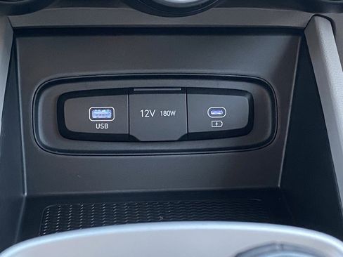 New 2025 Hyundai Venue SEL image 22