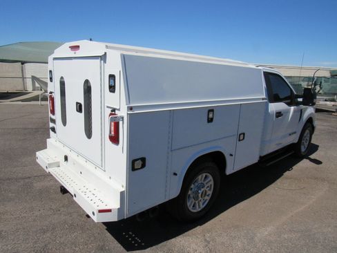 Used 2019 Ford F350 XLT w/ XLT Value Package image 7