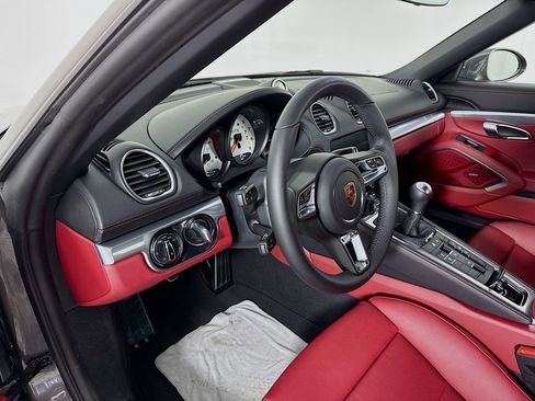 Certified 2025 Porsche 718 Boxster GTS RWD image 4