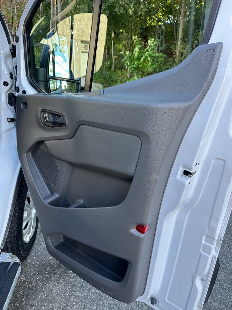 Used 2025 Ford Transit 250 Low Roof w/ Exterior Upgrade Package RWD image 28