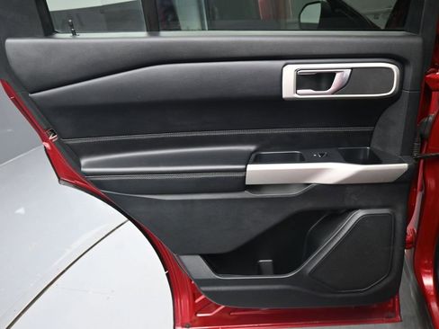 Certified 2020 Ford Explorer XLT w/ Equipment Group 202A image 8