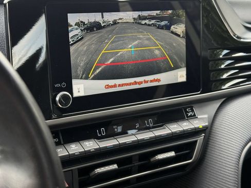 Used 2025 Toyota Camry SE FWD image 34