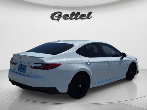 Certified 2025 Toyota Camry SE FWD image 5