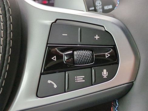 New 2026 BMW X7 M60i image 25