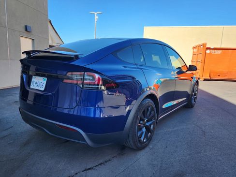 Used 2024 Tesla Model X image 7