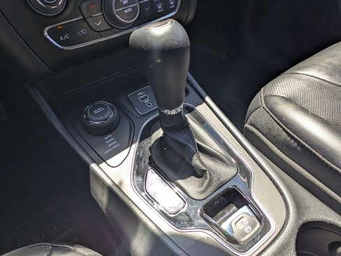 Used 2023 Jeep Cherokee Altitude Lux AWD/4WD image 23
