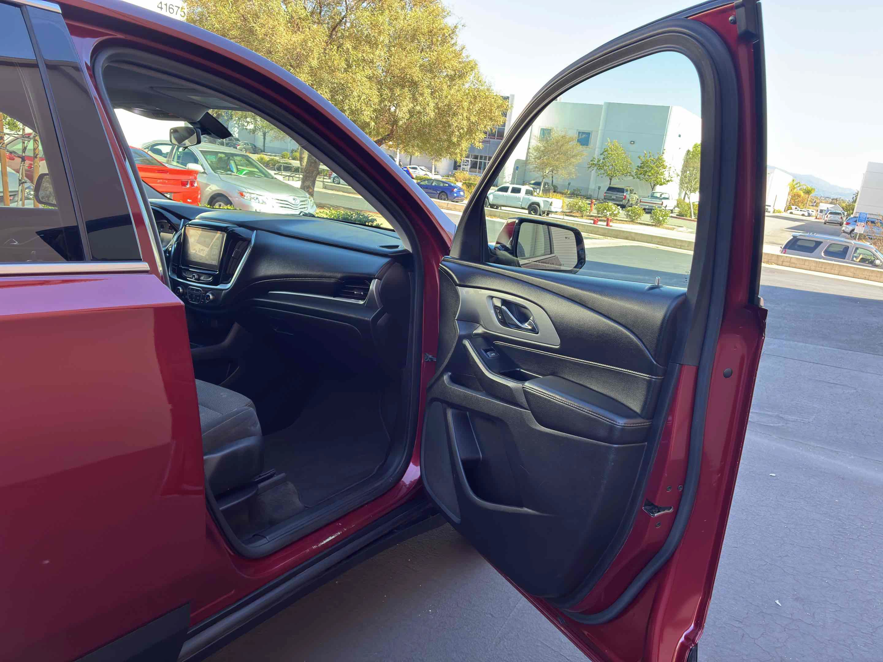 Used 2019 Chevrolet Traverse LT FWD image 40