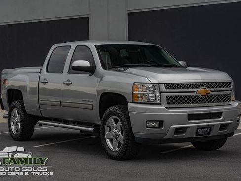 Used 2013 Chevrolet Silverado 2500 LTZ w/ LTZ Plus Package AWD/4WD image 12