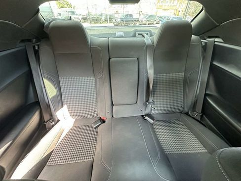 Used 2019 Dodge Challenger SXT AWD/4WD image 30