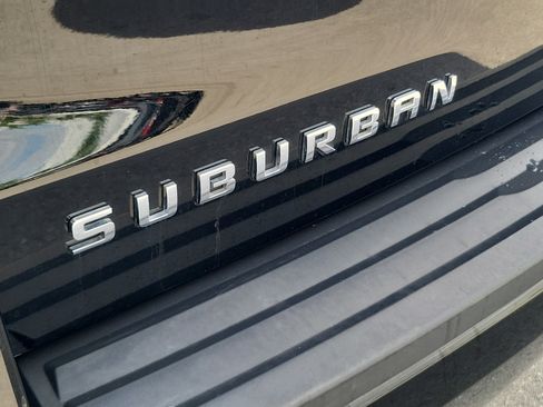 Used 2020 Chevrolet Suburban LT AWD/4WD image 35