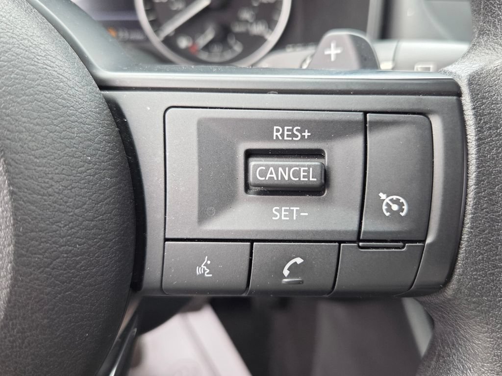 Used 2023 Nissan Rogue S AWD/4WD image 22