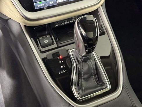 Used 2025 Subaru Outback Premium image 29
