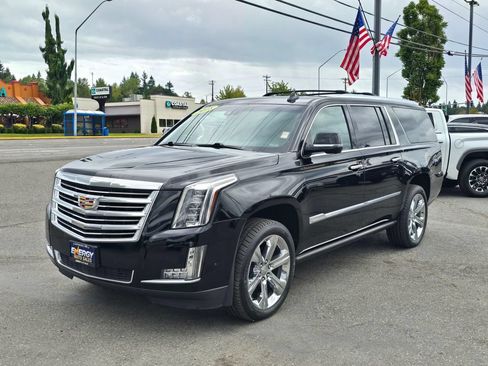 Used 2018 Cadillac Escalade ESV Platinum AWD/4WD image 3