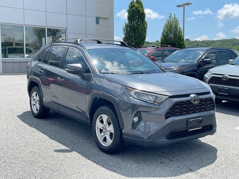 Certified 2020 Toyota RAV4 XLE AWD/4WD image 2
