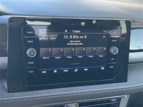 Used 2025 Volkswagen Taos SE image 10