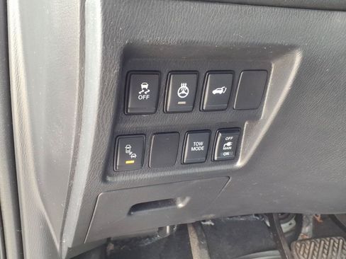 Used 2020 Nissan Pathfinder SL AWD/4WD image 19