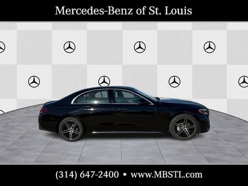 Used 2025 Mercedes-Benz E 350 4MATIC Sedan image 2