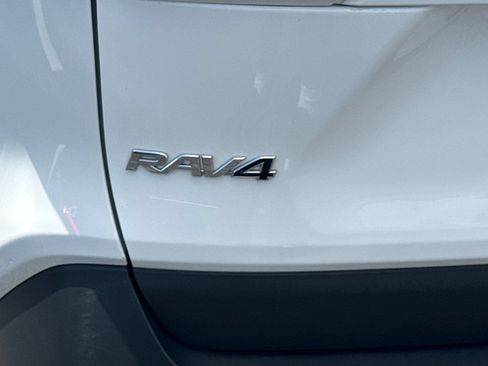 Used 2025 Toyota RAV4 XLE AWD/4WD image 10