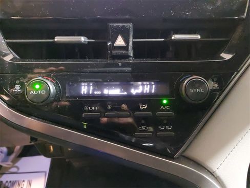 Used 2022 Toyota Camry LE image 22