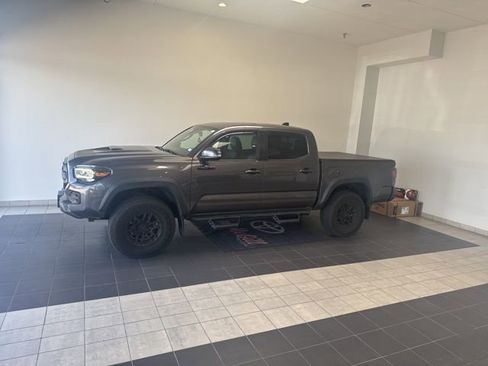 Used 2020 Toyota Tacoma TRD Pro image 2