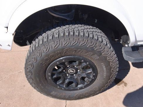 Used 2022 Ford Bronco Wildtrak image 11