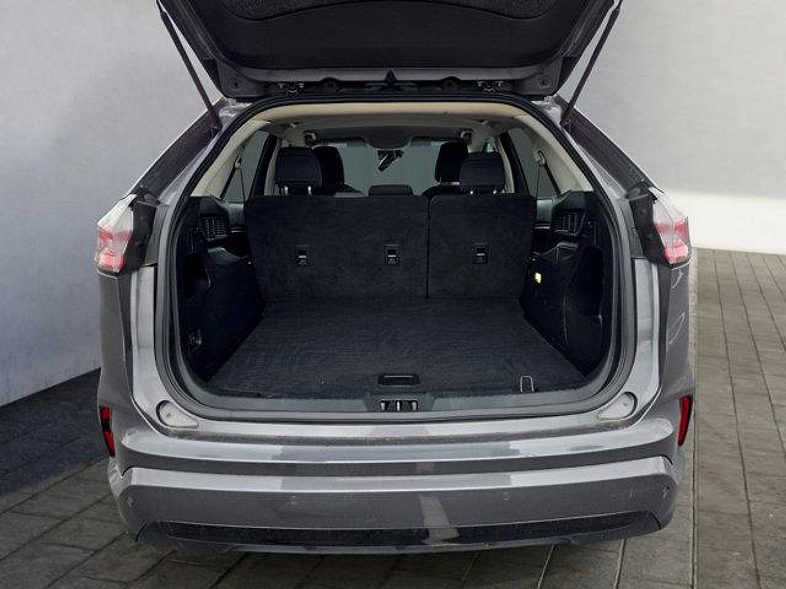 Used 2022 Ford Edge SE w/ Black Appearance Package AWD/4WD image 25