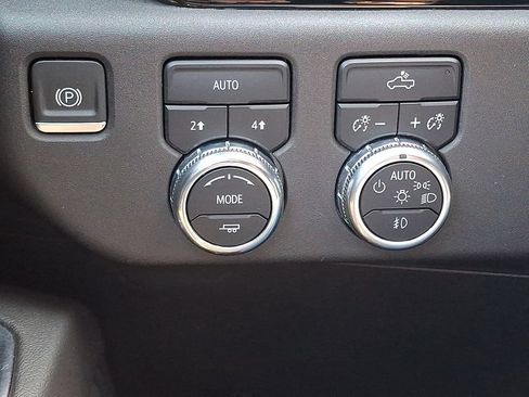 Used 2022 GMC Sierra 1500 Elevation AWD/4WD image 26
